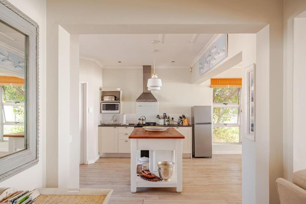 La Petite Baleine Oceanfront Luxury Villa De Kelders Exterior foto